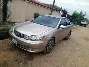 Toyota Camry 2006 Gold