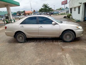 Toyota Camry 2006 Gold