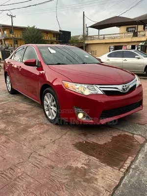 Toyota Camry XLE 4dr Sedan (2.5L 4cyl 6A) 2012 Red