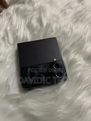 Samsung Galaxy Z Flip4 128 GB Black