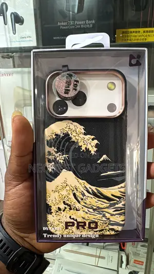 iPhone 17 Pro Max Pouch