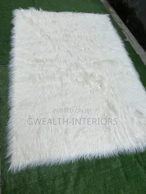 Pure White Fluffy Center Rugs Available in Different Colours