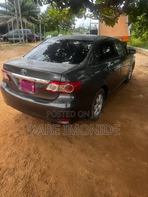 Toyota Corolla 2011 Gray