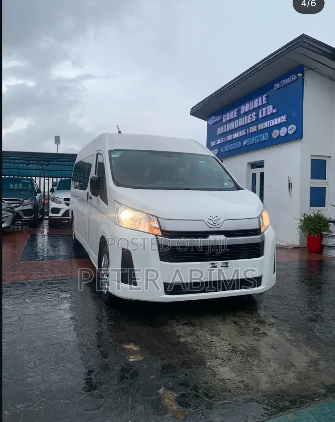 Toyota HiAce 2022 White