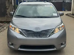 Toyota Sienna XLE 8 Passenger 2011 Gray