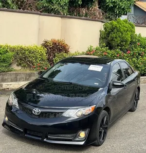 Toyota Camry SE V6 4dr Sedan (3.5L 6cyl 6A) 2012 Black