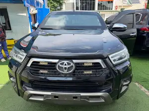 Toyota Hilux 2021 Black