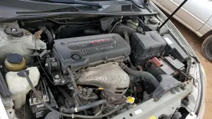 Toyota Camry XLE 4dr Sedan (2.4L 4cyl 5A) 2005 Silver