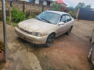 Toyota Corolla 2001 Brown