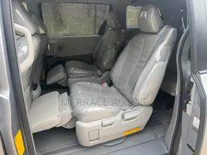Toyota Sienna XLE 8 Passenger 2011 Gray