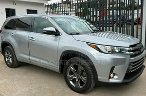 Toyota Highlander Limited Platinum 4x4 V6 (3.5L 6cyl 8A) 2017 Silver