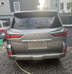 Lexus LX 2018 Black