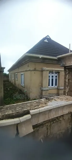 3bdrm Bungalow in Country Home, Osogbo for sale