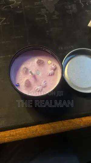 Decorative Purple Aromatherapy Scented Candle in Black Metal Tin