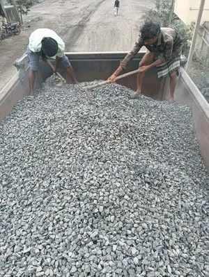 3/4 Granite Chippings for Decking - Direct Quarry Price - Delivery