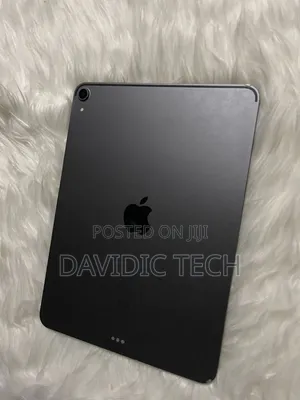 Apple iPad Pro 11 (2018) 64 GB Gray