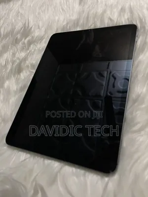Apple iPad Pro 11 (2018) 64 GB Gray