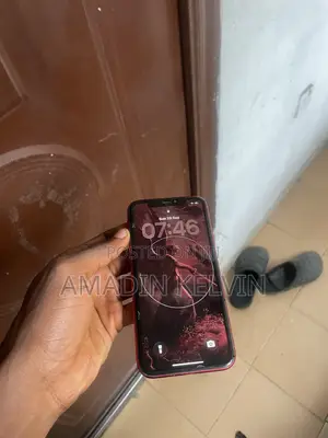 Apple iPhone 11 64 GB Red