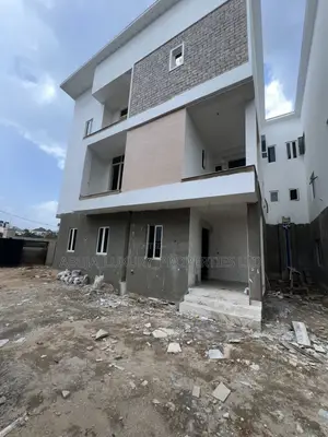 5bdrm Duplex in Jahi Gilmore for sale