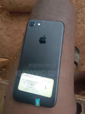 Apple iPhone 7 32 GB Black