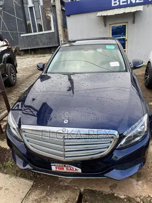 Mercedes-Benz C300 2014 Blue