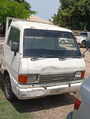 Mazda 1000 2004 White