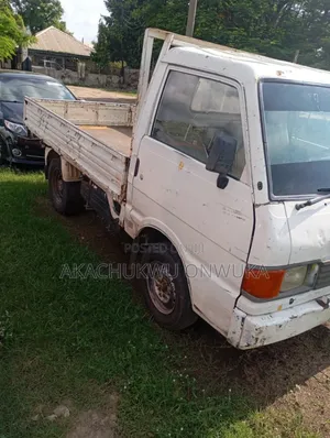 Mazda 1000 2004 White
