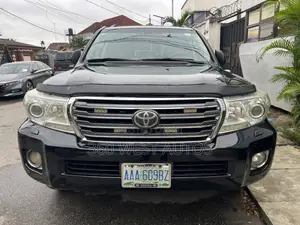 Toyota Land Cruiser 4.6 V8 GX-R 2013 Black