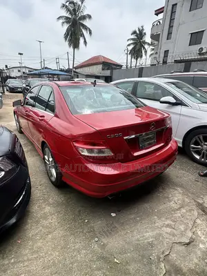 Mercedes-Benz C300 Luxury Sedan RWD (3.0L 6cyl 7A) 2010 Red
