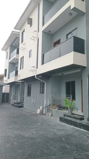4bdrm Duplex in Lekki Phase 1 for rent