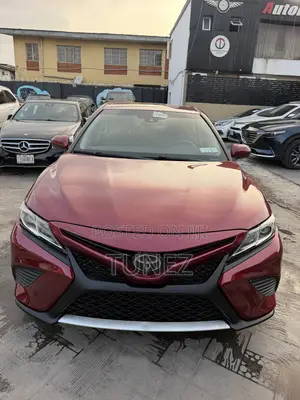 Toyota Camry SE (2.5L 4cyl 8A) 2019 Red
