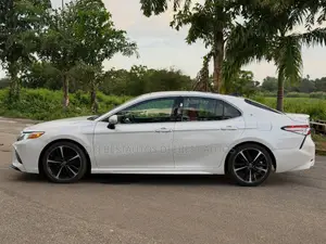 Toyota Camry 2018 White