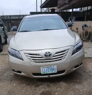 Toyota Camry 2008 Gold
