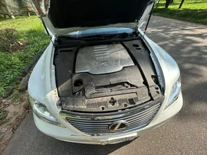 Lexus LS 2008 White