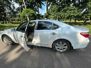 Lexus LS 2008 White