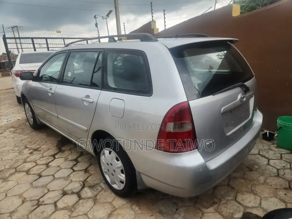 Toyota Corolla 2005 Silver