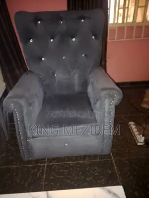 5 Seaters Couch Neatly Used