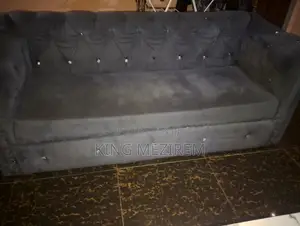 5 Seaters Couch Neatly Used