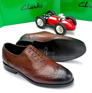Clarks Wingtip Brogue Oxford Shoes in Dark Brown