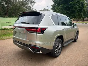 Lexus LX 2023 Silver