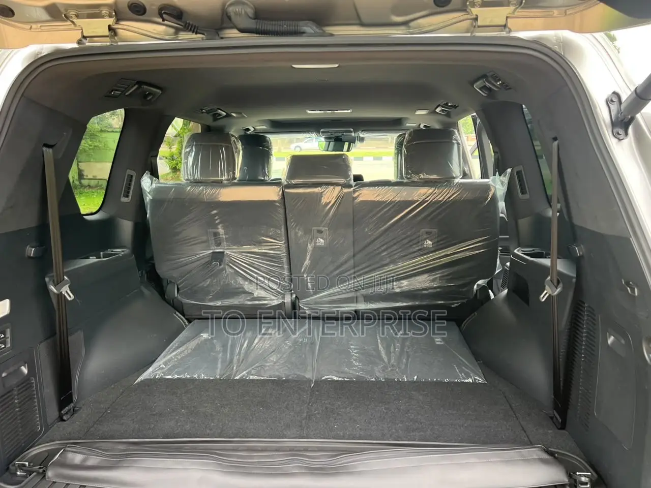 Lexus LX 2023 Silver