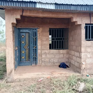 4bdrm Bungalow in Oke-Abata, Ilora for sale
