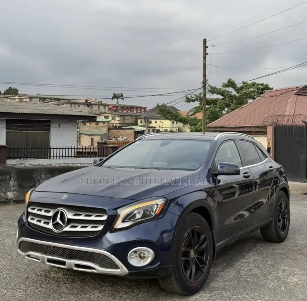 Mercedes-Benz GLA 250 2017 Blue