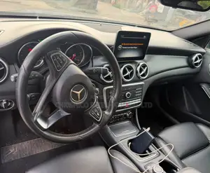 Mercedes-Benz GLA 250 2017 Blue