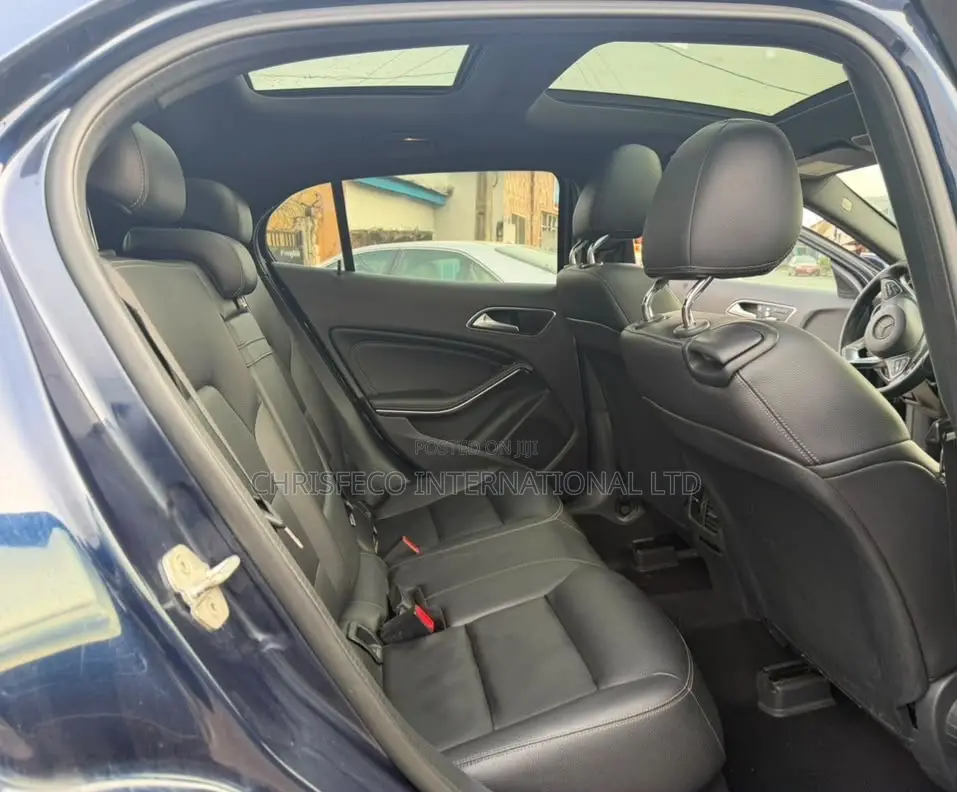 Mercedes-Benz GLA 250 2017 Blue