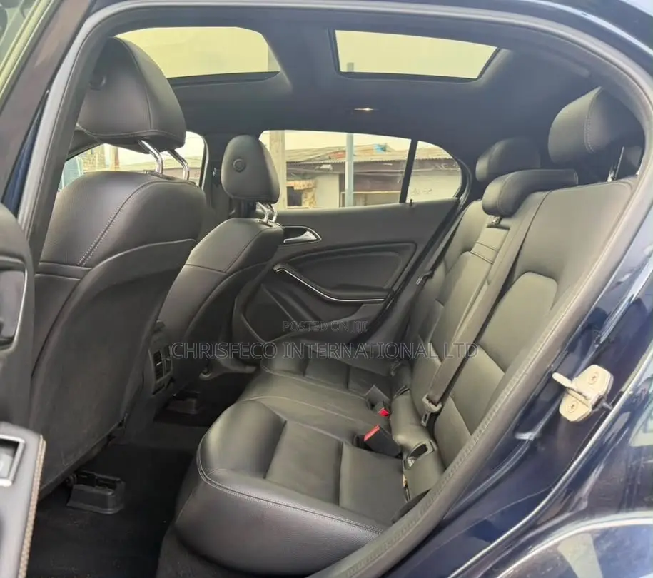 Mercedes-Benz GLA 250 2017 Blue
