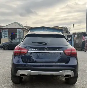 Mercedes-Benz GLA 250 2017 Blue