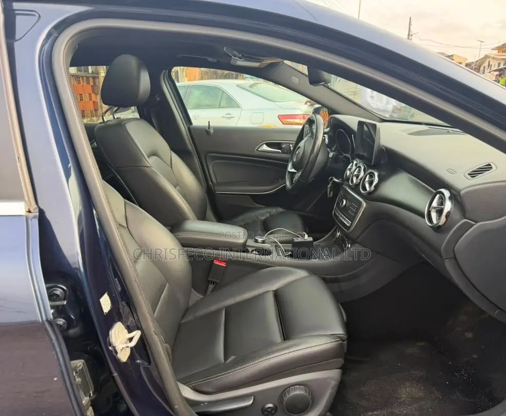 Mercedes-Benz GLA 250 2017 Blue