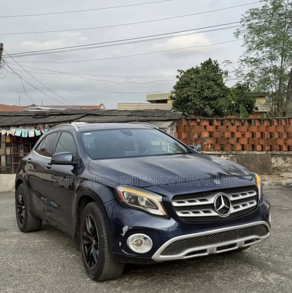 Mercedes-Benz GLA 250 2017 Blue