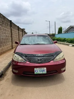 Toyota Camry XLE 4dr Sedan (2.4L 4cyl 5A) 2005 Red